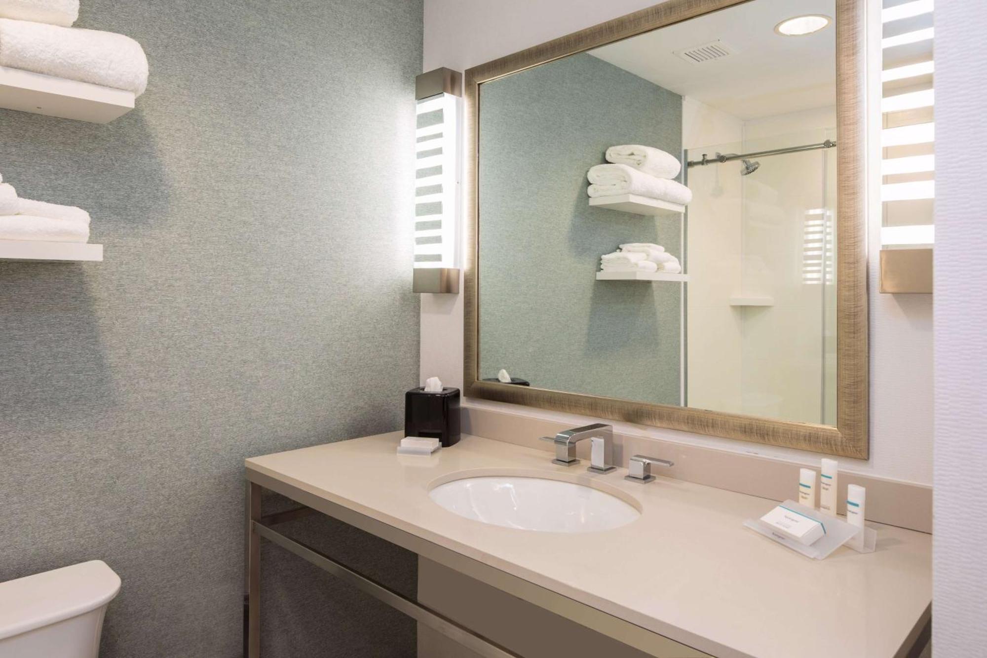 Hilton Garden Inn Pittsburgh Airport Moon Township Экстерьер фото